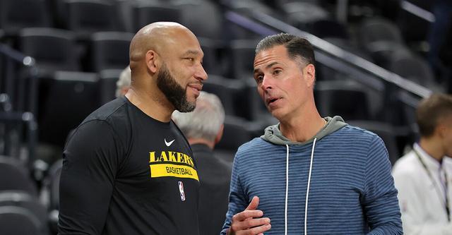 年轻中卫连续两场零失误，发挥稳健（小将中卫连场无失误，发挥沉稳）