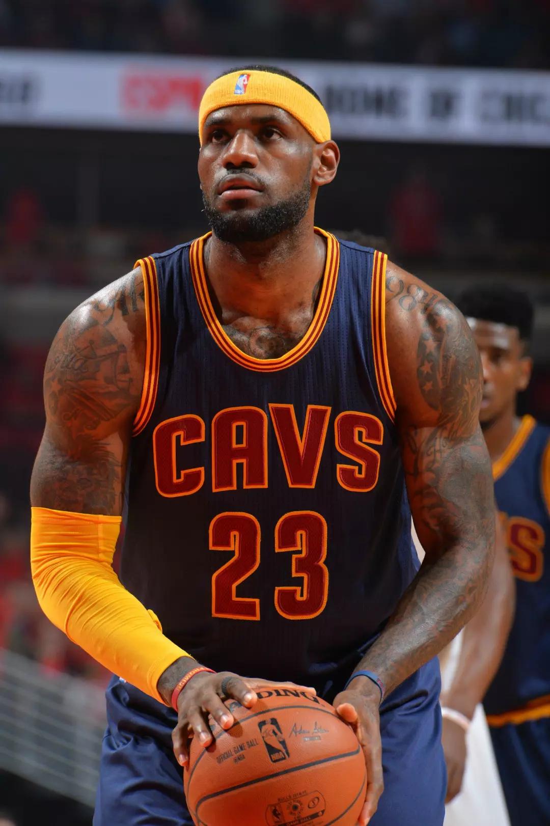 袁心玥回重庆休养！伤病太严重，能否继续为中国女排效力？（袁心玥回渝休整：伤情不容乐观，能否继续为中国女排出战？）