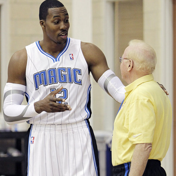 阿莱格里确认莱奥缺席意甲战萨索洛，福法纳康复但轮休（阿莱格里：莱奥无缘意甲战萨索洛，福法纳康复仍将轮休）