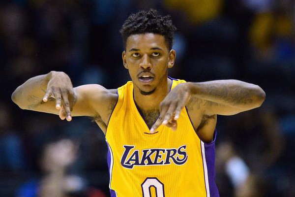 NBA：凯尔特人主场大胜奇才 双探花合砍60分（NBA：绿军主场大胜奇才，双探花合力砍下60分）