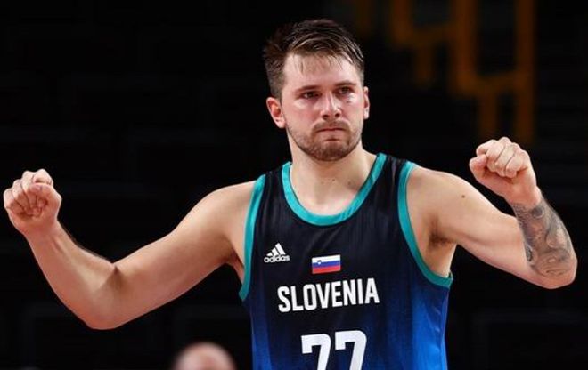 利物浦2-2热刺欧冠小组赛焦点战（欧冠小组赛焦点对决： 利物浦2-2战平热刺）