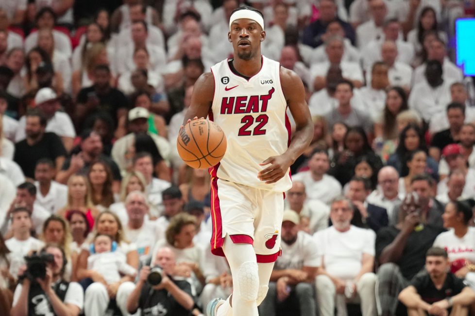 U17世界杯：奥地利2-0九人意大利晋级决赛，莫泽双响（U17世界杯：奥地利2-0力克9人意大利挺进决赛，莫泽梅开二度）