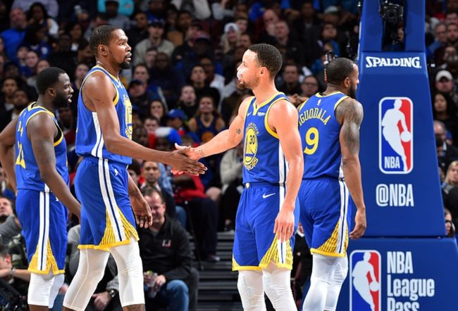 聋人篮球观赛：让我们挥动手语为运动员呐喊（看听障篮球，用手语为球员加油）