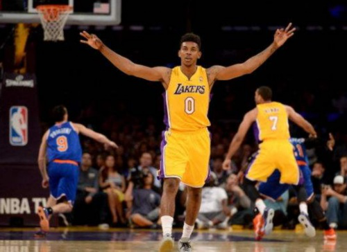 意媒：布雷默和鲁加尼今日参与全队合练，弗拉霍维奇在旁观看（意媒：布雷默与鲁加尼今日随队合练，弗拉霍维奇在场边观摩）